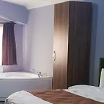 Centrum Hotel 2*